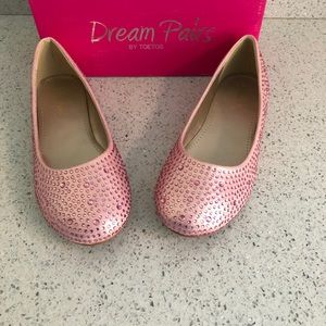 Girls pink flats size 4
